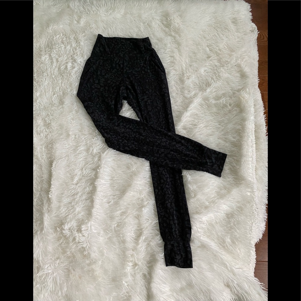 LULULEMON ALIGN JOGGERS l!! **NEW!** Without tags! Size 0!! Animal print!